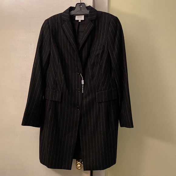 Akris Punto Jackets & Blazers - Akris Punto Gorgeous Black White Pinstripe Long Lined Jacket New With Tags